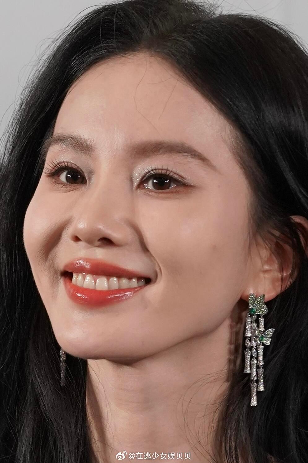 刘诗诗脸上竟然有痘印