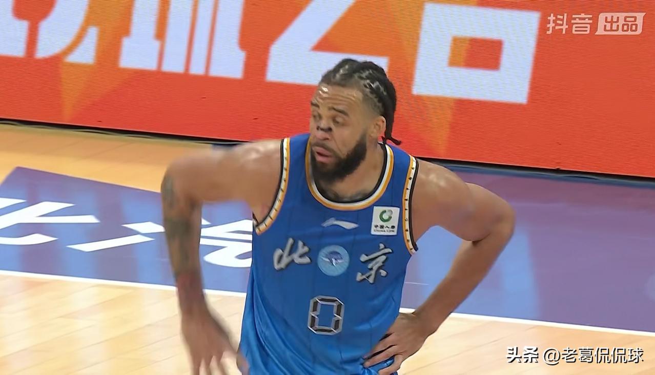 北京北汽新援麦基的CBA首秀真是让人喜出望外！在今天北京北汽主场以88：55轻取