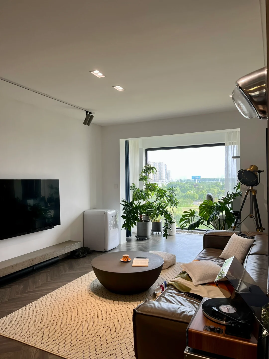 两个设计师的家|不做电视背景墙的客厅