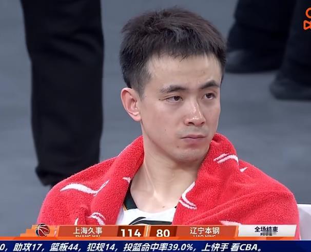 辽宁队客场大比分输给让了两个大外援的上海队，赵继伟赛后第一时间在微博上表达自己的