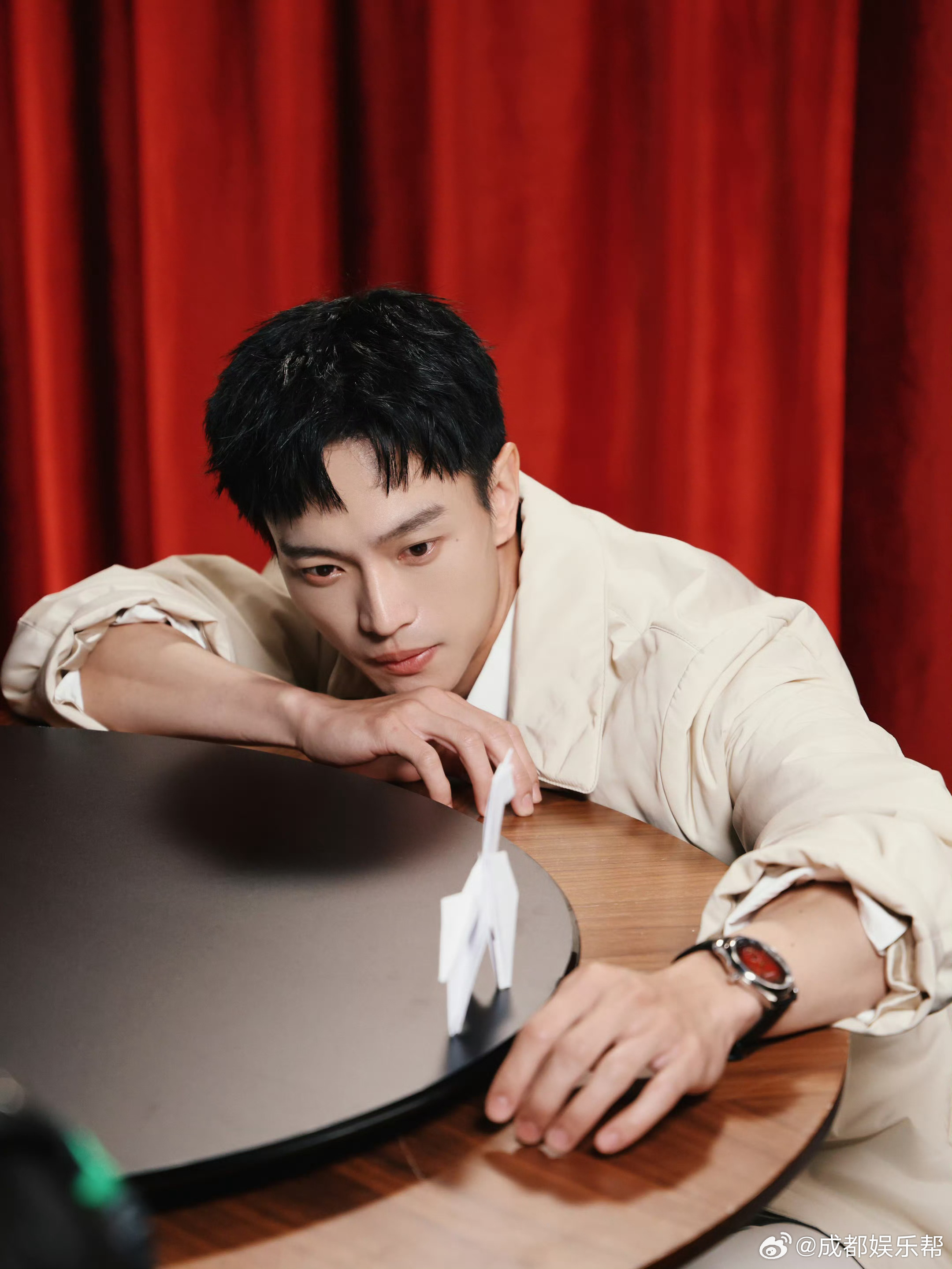 帮粉提问明星时隔三年，帮帮终于又要采访黄曦彦了！本周成都娱乐帮将群访，快来告诉我