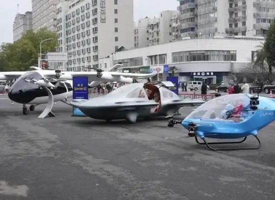 我们都以为“打飞的”只是马斯克的科幻片，或者只属于遥远的未来。直到今天，湖北一场
