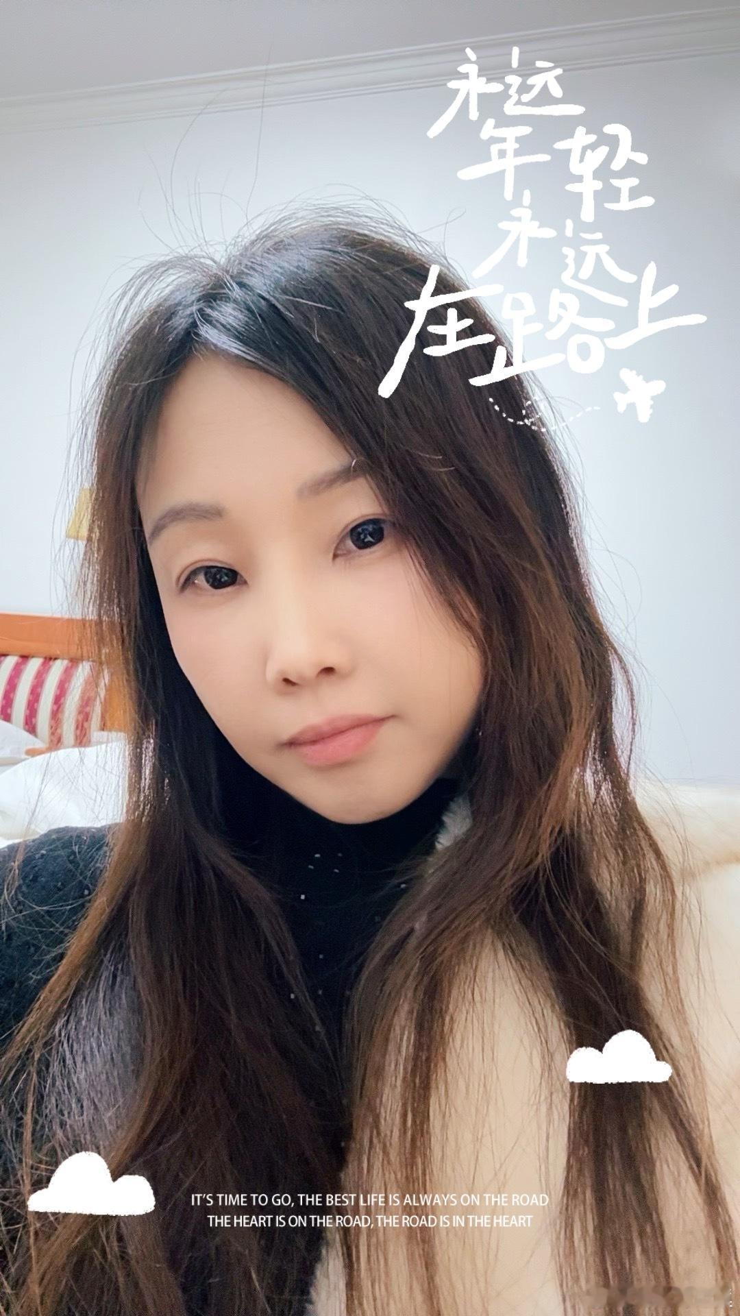 生如蝼蚁，当立红鹄之志。命如薄纸，却有不屈之心。乾坤未定，你我皆是黑马。有朝一日