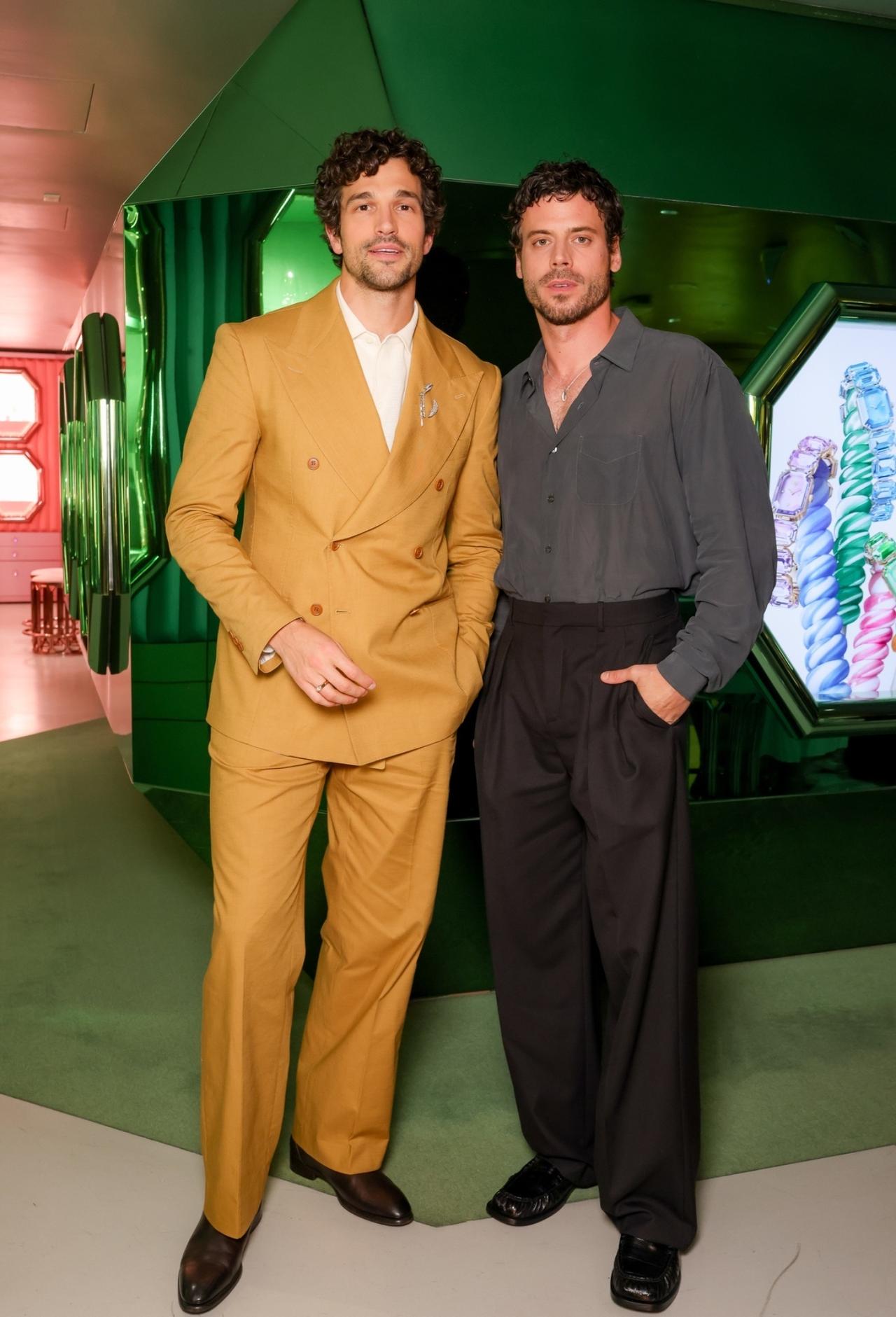 两个老公的合影对我的眼睛很好
Francois Arnaud 𝙓 Paul A