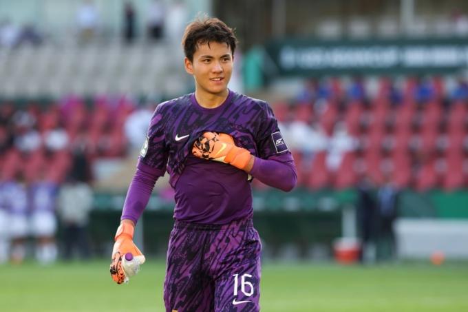 门神李昊为什么没能留在欧洲，主要的原因并不只是身高和臂展不足，还有脚下技术和出球