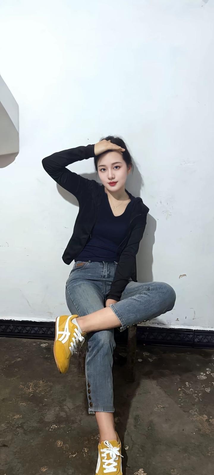 冬日生活打卡季你的出现，像一道光，照亮了我原本平淡的生活，从此，我的眼中，我的心