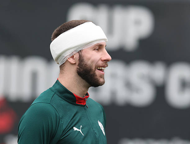 AC米兰 阿莱格里新闻发布会表示：“帕夫洛维奇很可能无法上场，他目前还无法正常头