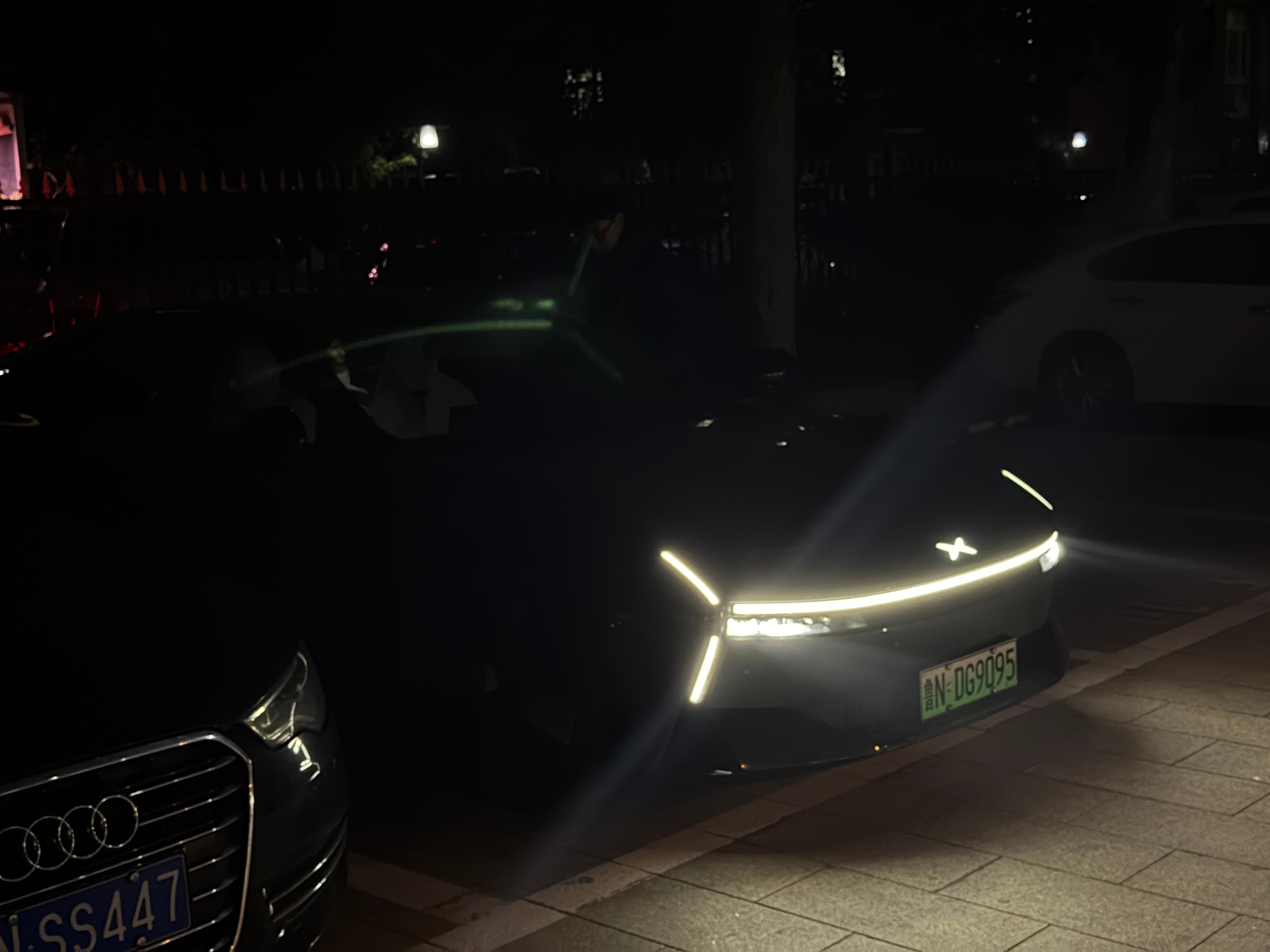 北京治安确实牛，参加发布会忘锁车了，3个多小时啥事儿没有，这要换成国外真不敢想…