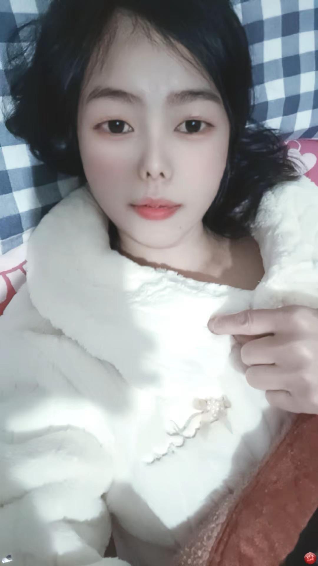 今晚又失眠了，也很累，也很困，翻来覆去就是睡不着，也不知道为什么 把最难过的事情