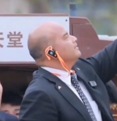 当其他总统都在用中文拜年的时候，瑙鲁总统却“别出心裁”，他不仅亲自到中国过年，还