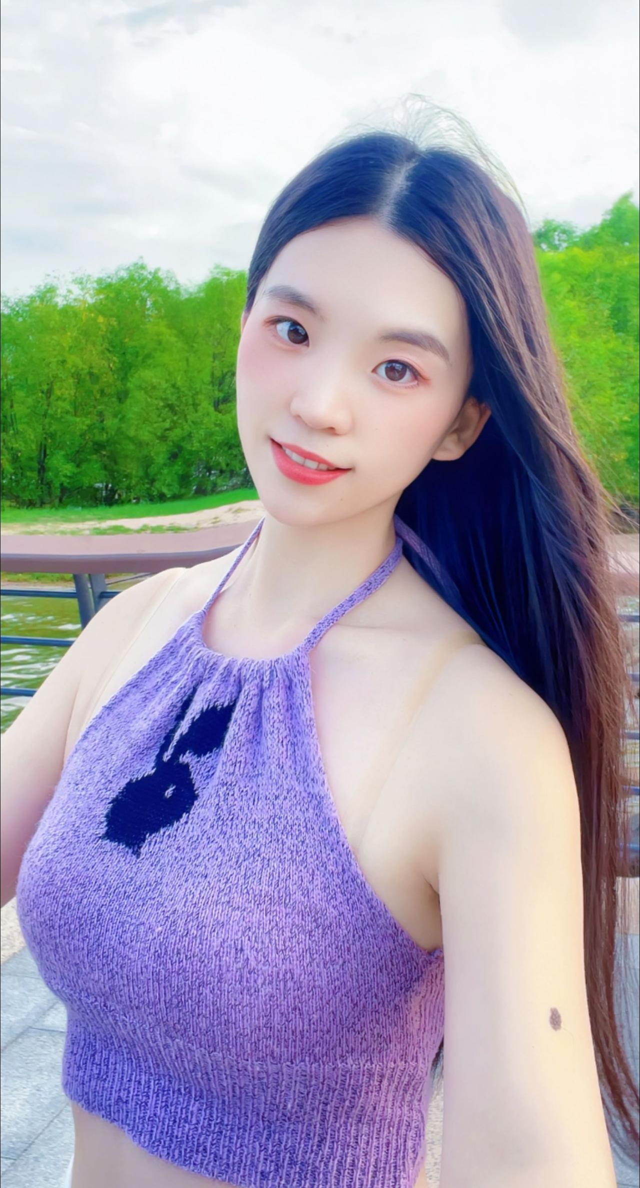 任时光流转，岁月变迁，不抱怨，不言苦，不忧伤，不认输，安静生活黑丝搭配 袜子 小