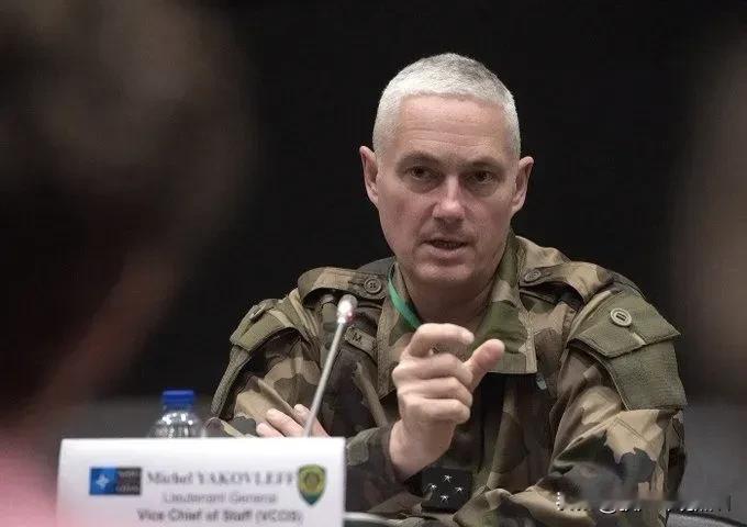 军人的气魄，在这一刻体现得淋漓尽致！

北约欧洲盟军司令部前副参谋长米歇尔・雅科