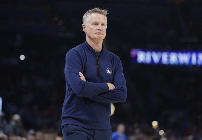 今天，勇士主帅科尔在接受电台节目采访时谈到了球队。谈及后库里时代勇士的前景，科尔