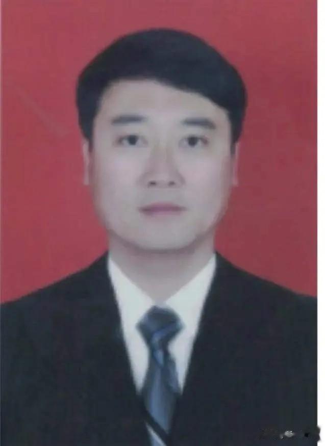 还记得在今年1月20左右，网上流传的河南焦作改办主任郭朝辉和女下属张琳那一段“惊