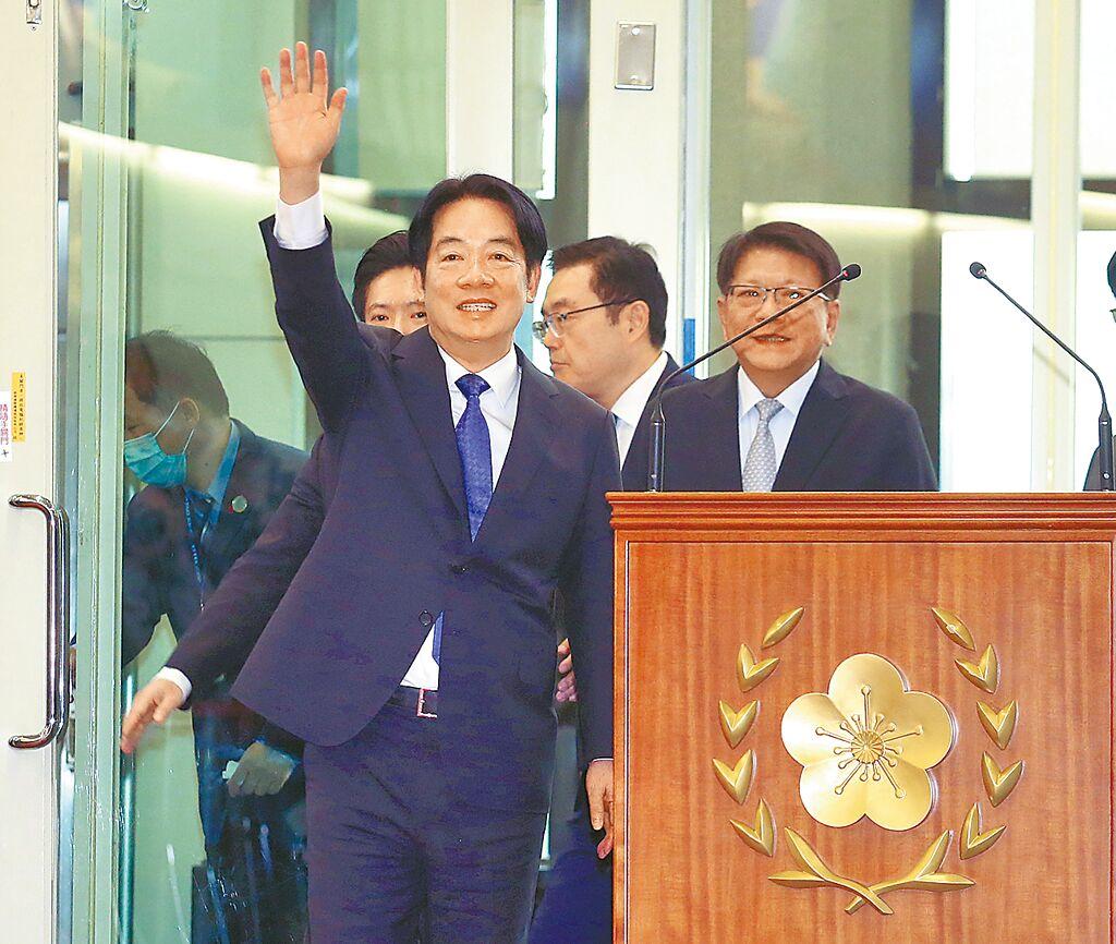 赖清德在傅崐萁和黄国昌之间选择继续团结十讲

台湾大罢免大失败后，重回行政立法对