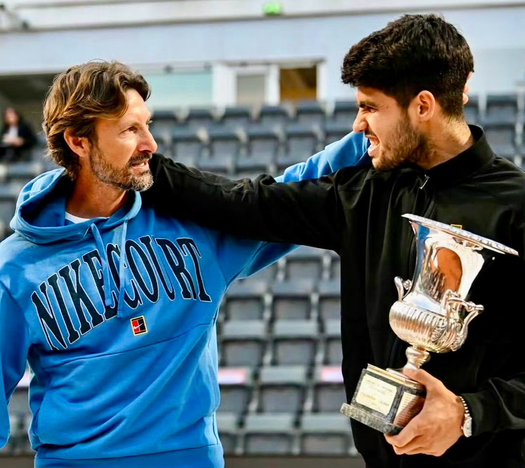 以目前的各种信息来分析，师徒分手的主导者应该是阿卡，虽然两人都写下了充满恩情的感