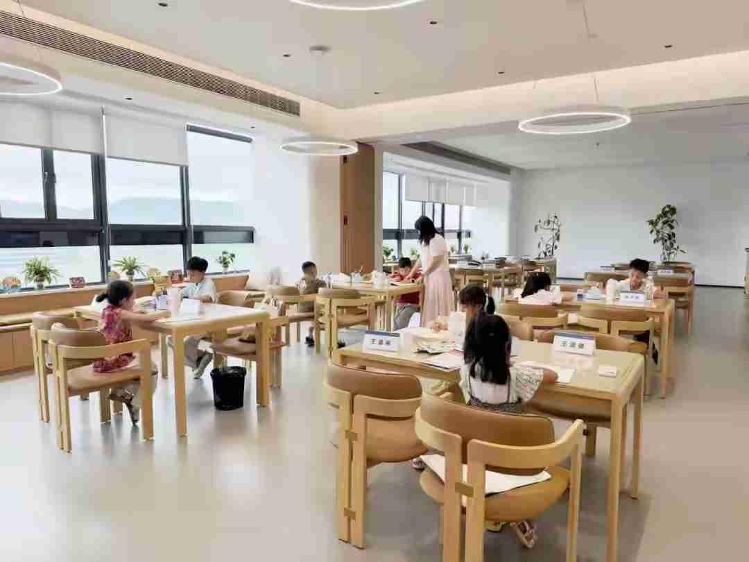 “预制娃”是什么？就是把孩子当快餐，开学老师“微波炉加热”！ 

这个暑假，一个