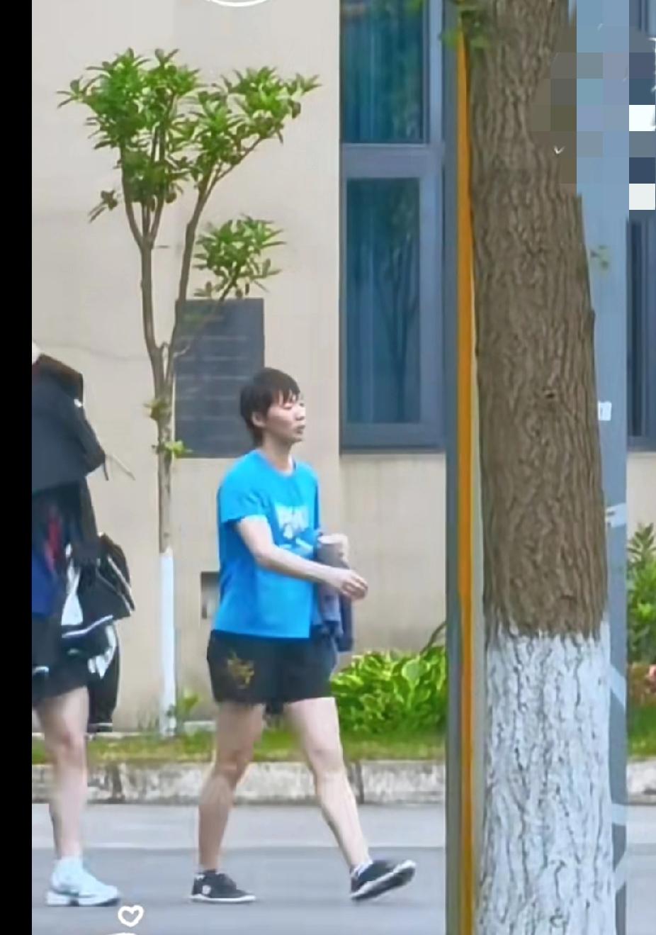 下训路上，是专属的双向奔赴✨
 
下训的路，好像因为身边的人，都变得不那么疲惫了