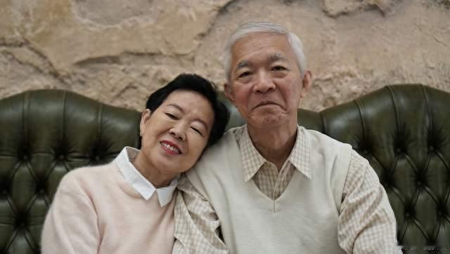 60岁离婚：撕开老年婚姻