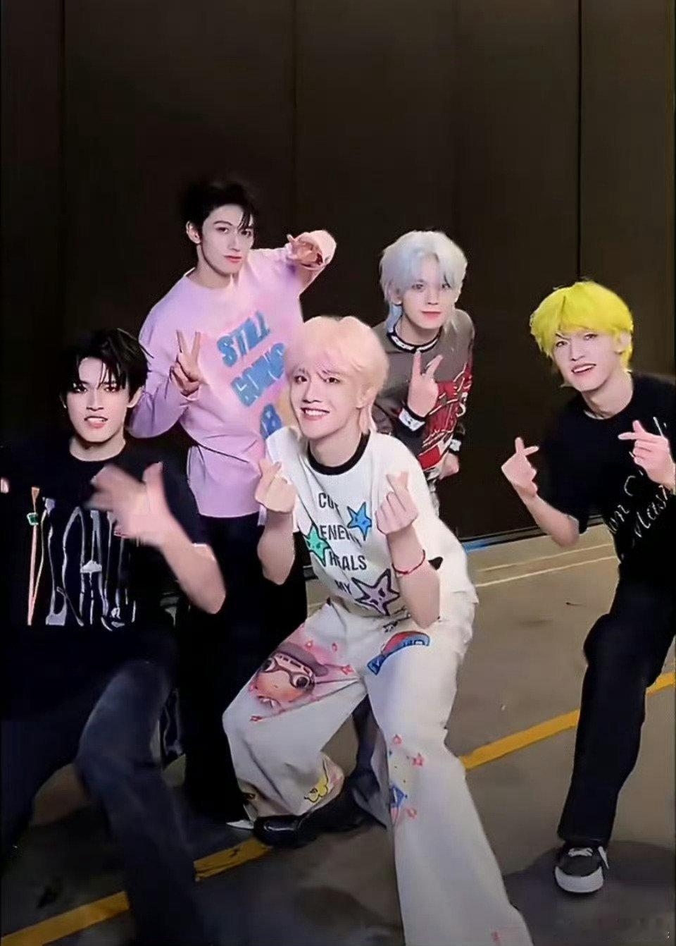 苏新皓变C位苏新皓最新站位 苏新皓最新站位 ，变c位了TOP更新站位