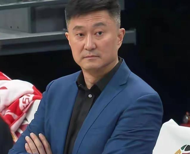 广东宏远或将换帅！10月29日CBA常规第6轮，只要广东宏远主场输给江苏的话，欧