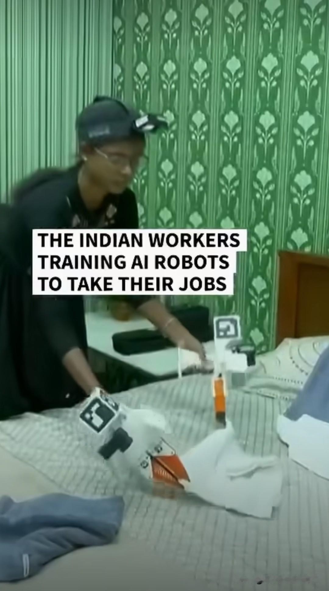 据报道，数以千计的印度工人正在持续拍摄自己进行日常家务活动的视频，用于训练人工智