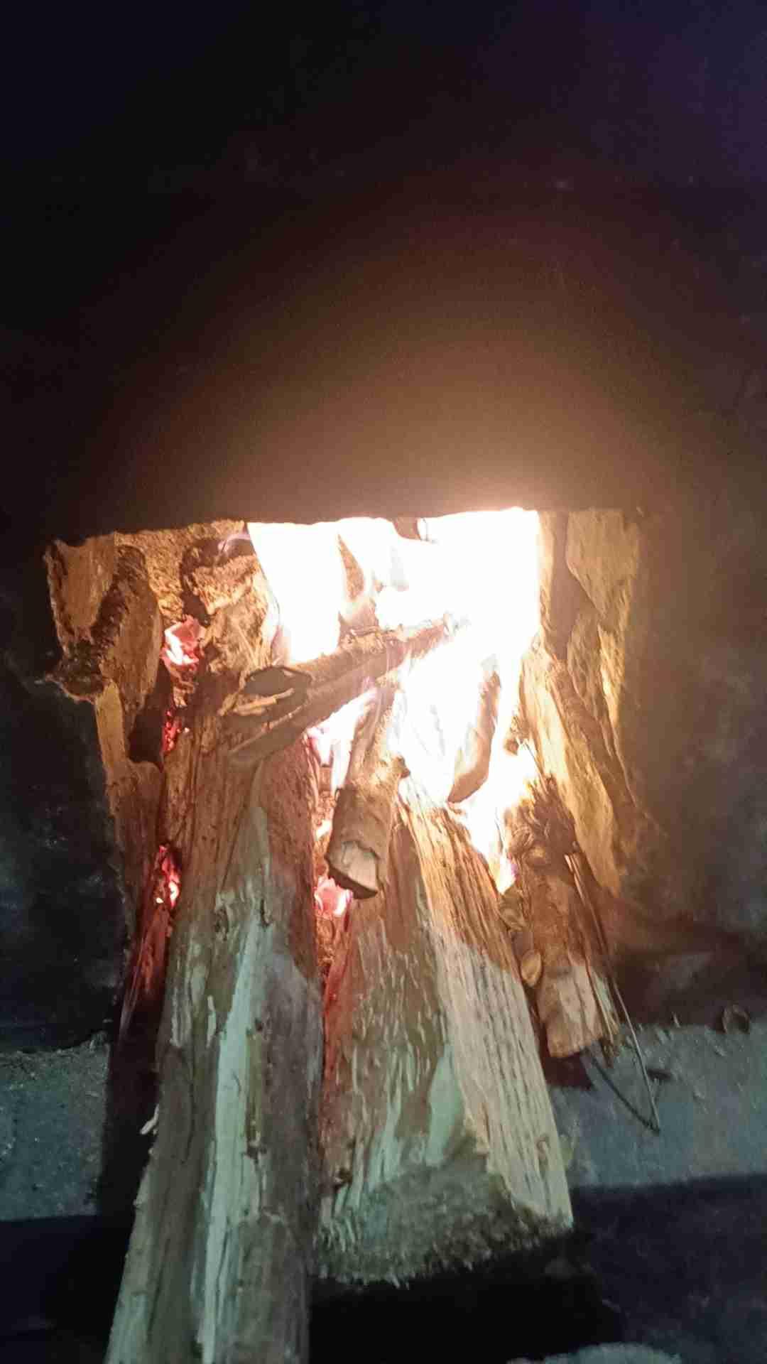 我的今日状态：🏝️旅行度假
我这里的天气：🌤️多云
亲戚女儿准备订婚，准备烧