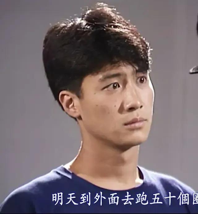 最近黎明的粉丝很活跃
全网到处黑刘德华的新电影
不过没办法
他的偶像，一辈子就是