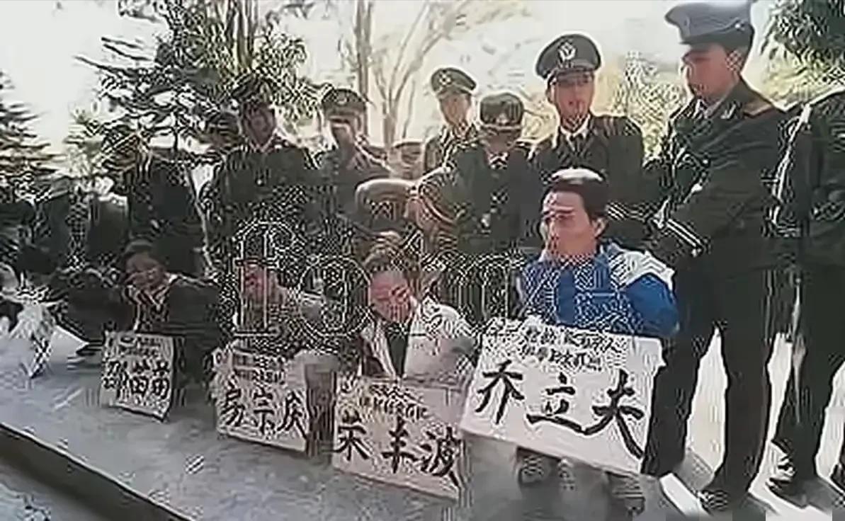1995年7月8日，为了抓捕乔立夫，兰州警方决定以8对1。这8个人，均是精选出来