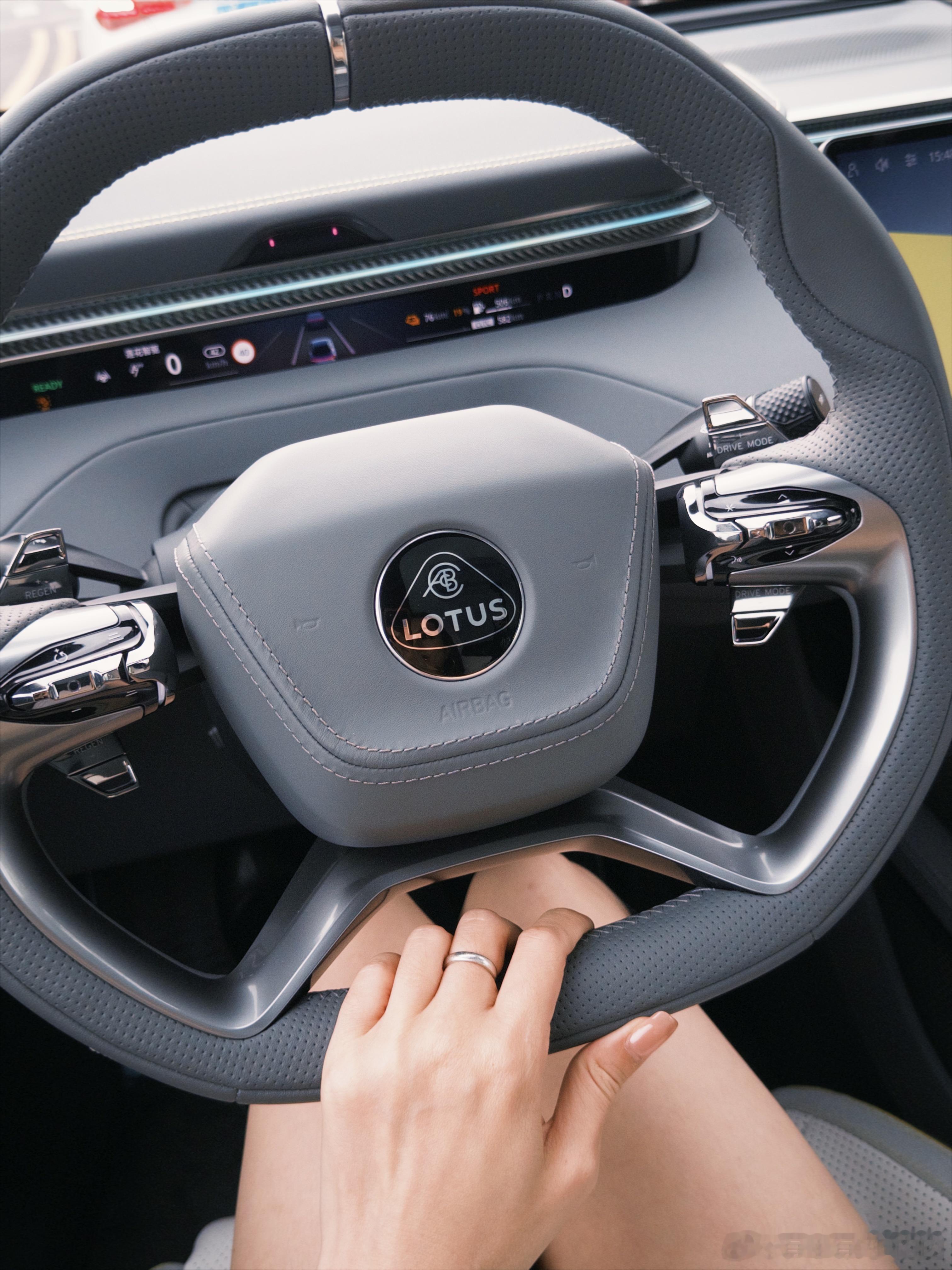 爽开Forme的一天！！操控确实不错而且音响真的🆗！HIFI发烧友会很爱KEF