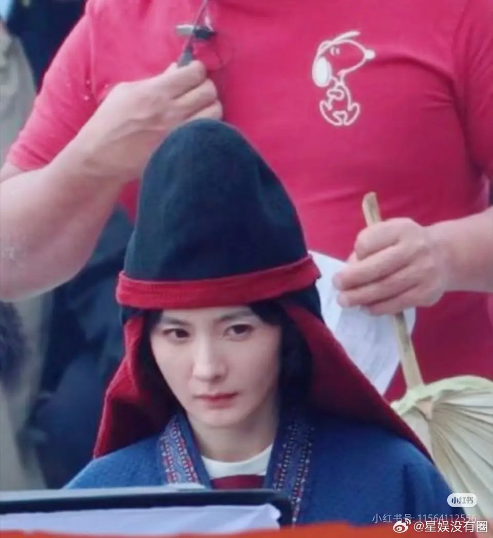 杨幂这个剧组雷霆妆造受不了了 