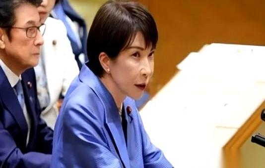 很多人都以为，当年日本那笔天文数字的战争赔款，是我们大手一挥，真就不要了。
其实