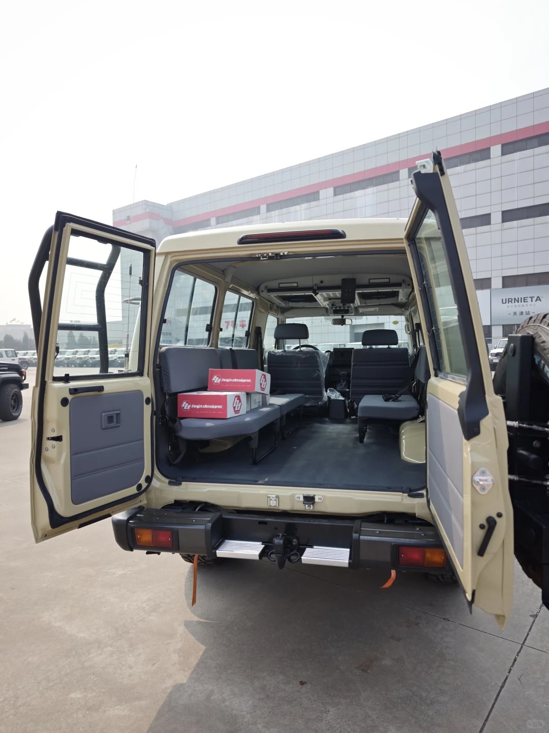 好车分享 丰田LC78，24款之后的新LC7驾驶性提升了，转向准了，噪音低了，悬