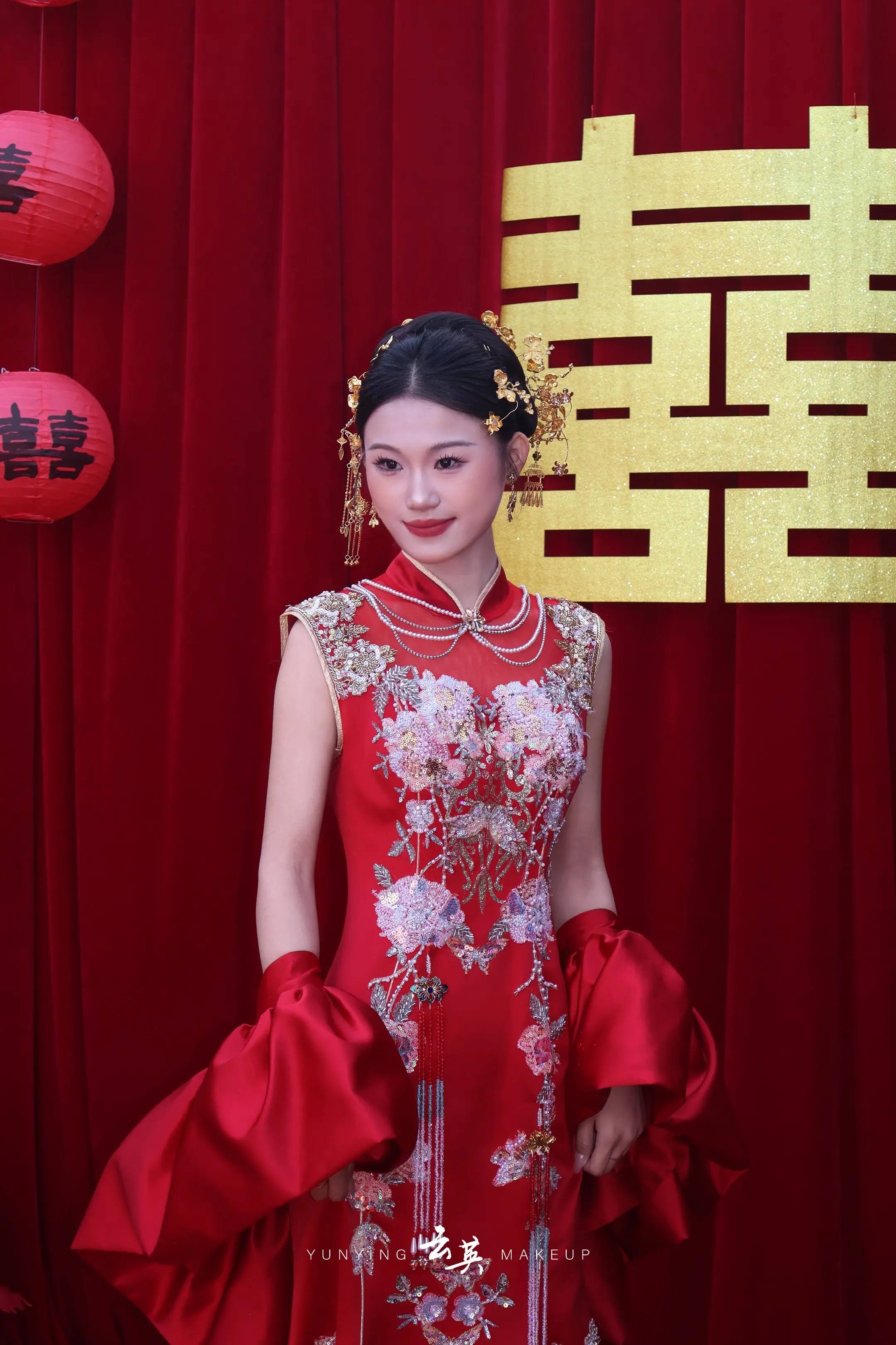 拒绝千篇一律的秀禾模板，偏爱这种自带清冷贵气的新中式出门服   今天我...