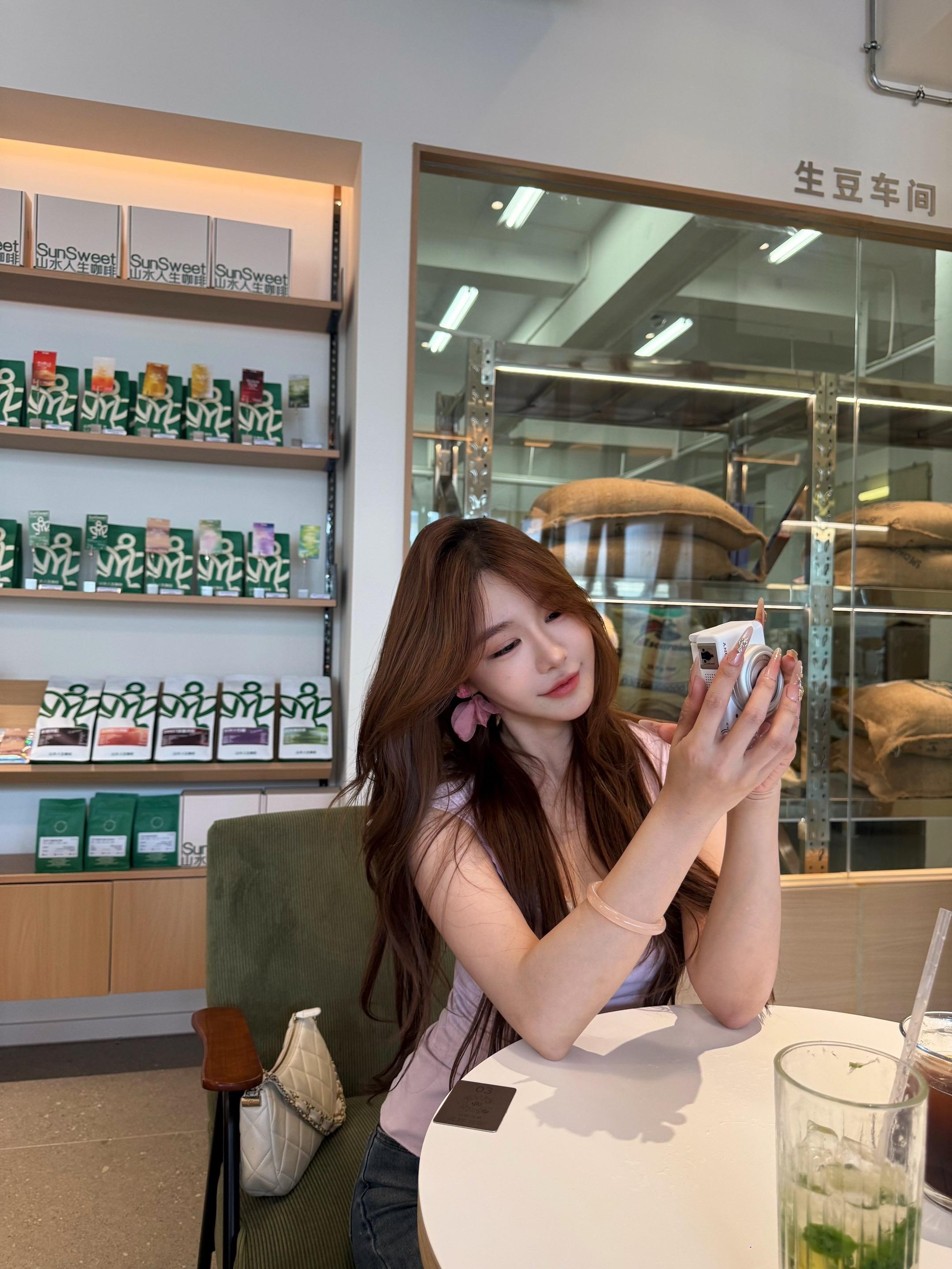 饿时馒头贵，饱时玫瑰香