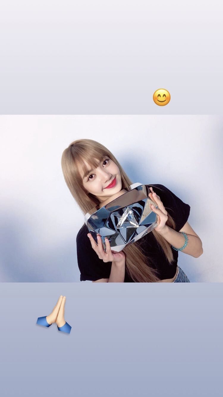 LISA  lisa2026红红火火 【那年今日】180824 LISA个人IG