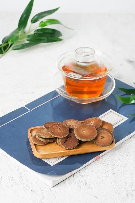 人大代表推荐化橘红纳入国礼！华春莹当场点赞，背后故事太提气
 
两会现场突发名场