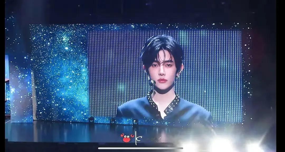 章昊演唱会小提琴日本安可已斩获11条万赞4国热趋，以及新加坡热趋已在榜15h+演