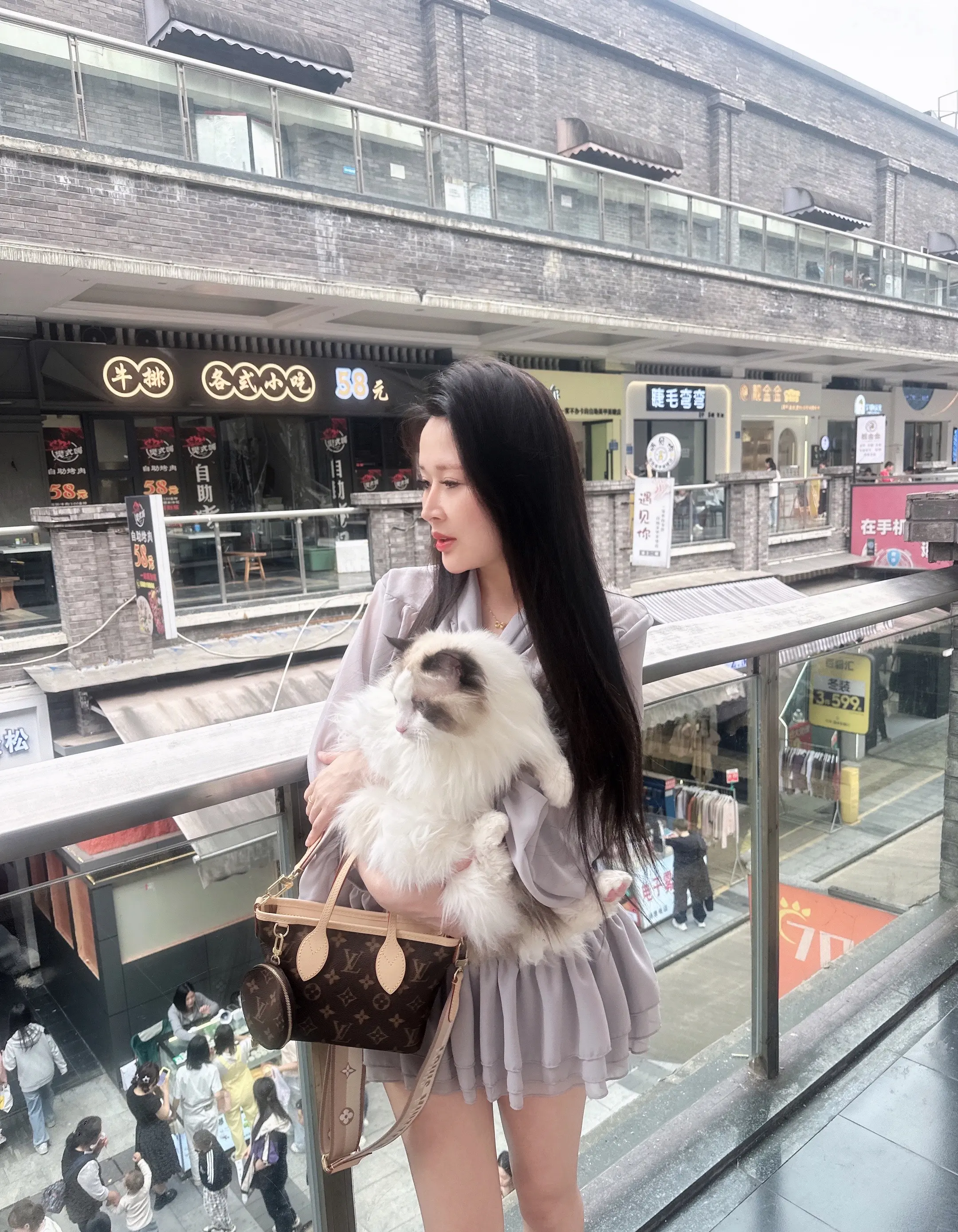 如果你看到我上班的样子你会发现我并没有想象中的娇气，也可以受很多窝囊气
