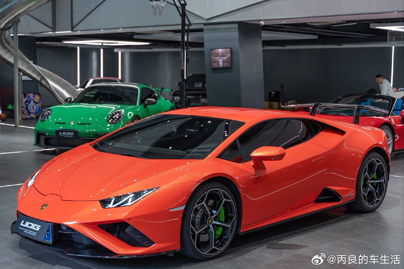 上新一台22年的小牛EVO，一万公里的里程数，选配了60万，不过一个珍珠漆面就花