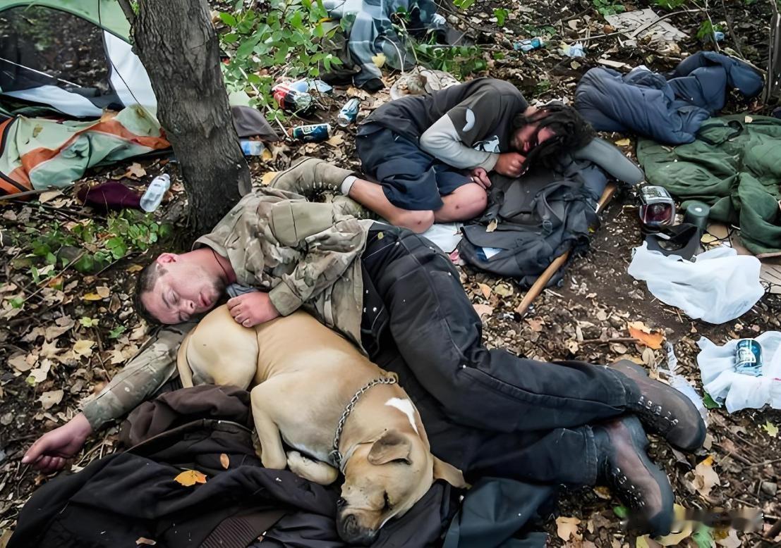 斩杀线升级：牢A称美国底层民众借高利贷遭到黑帮报复，头颅挂着像圣诞节的苹果！
