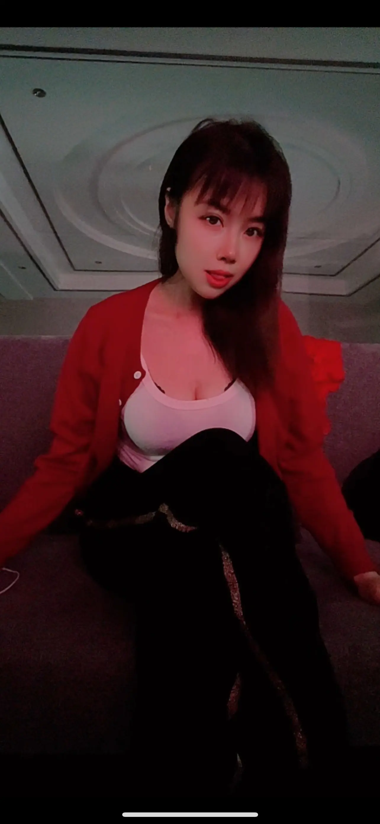镜子照人，但照不了心，任何关系，值得就好