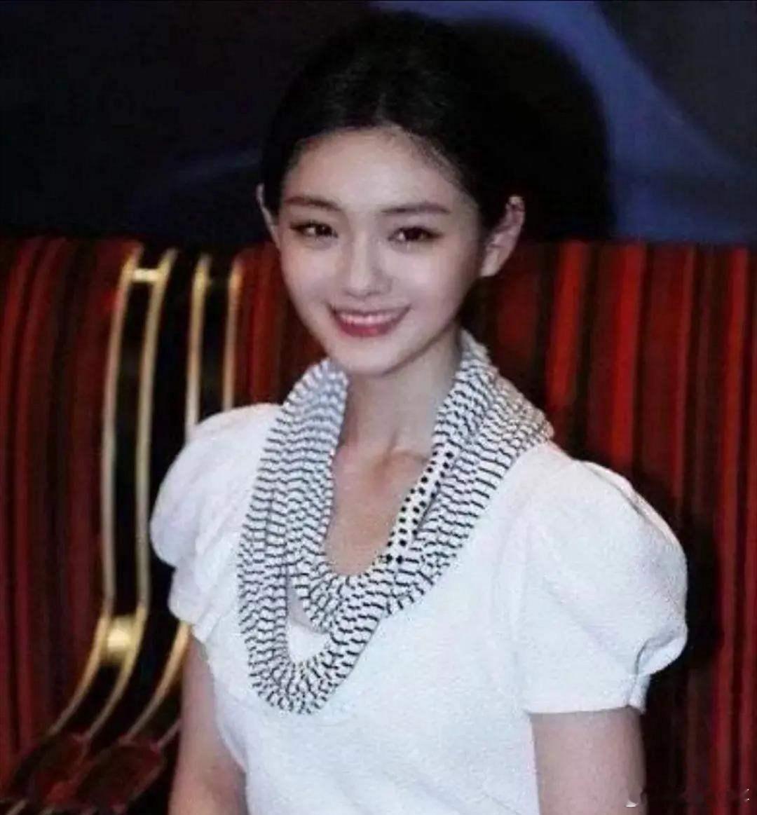 离去，对大s来说或许也是一种解脱。不然，以她的心性也会越过越痛苦。因为即使活着，