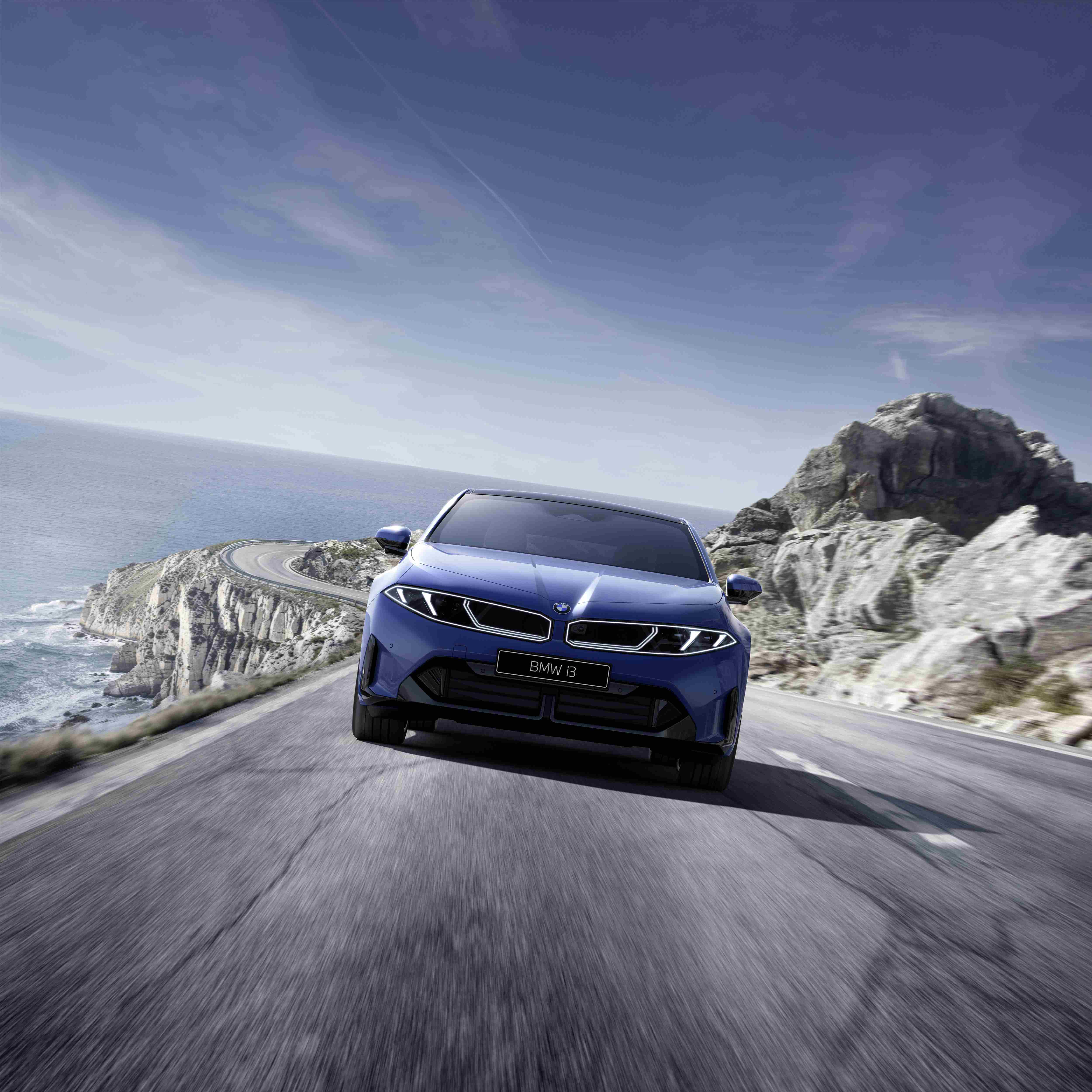 来了，新世代首款轿车——新世代BMW i3全球首秀！很期待全新的新世代BMW i