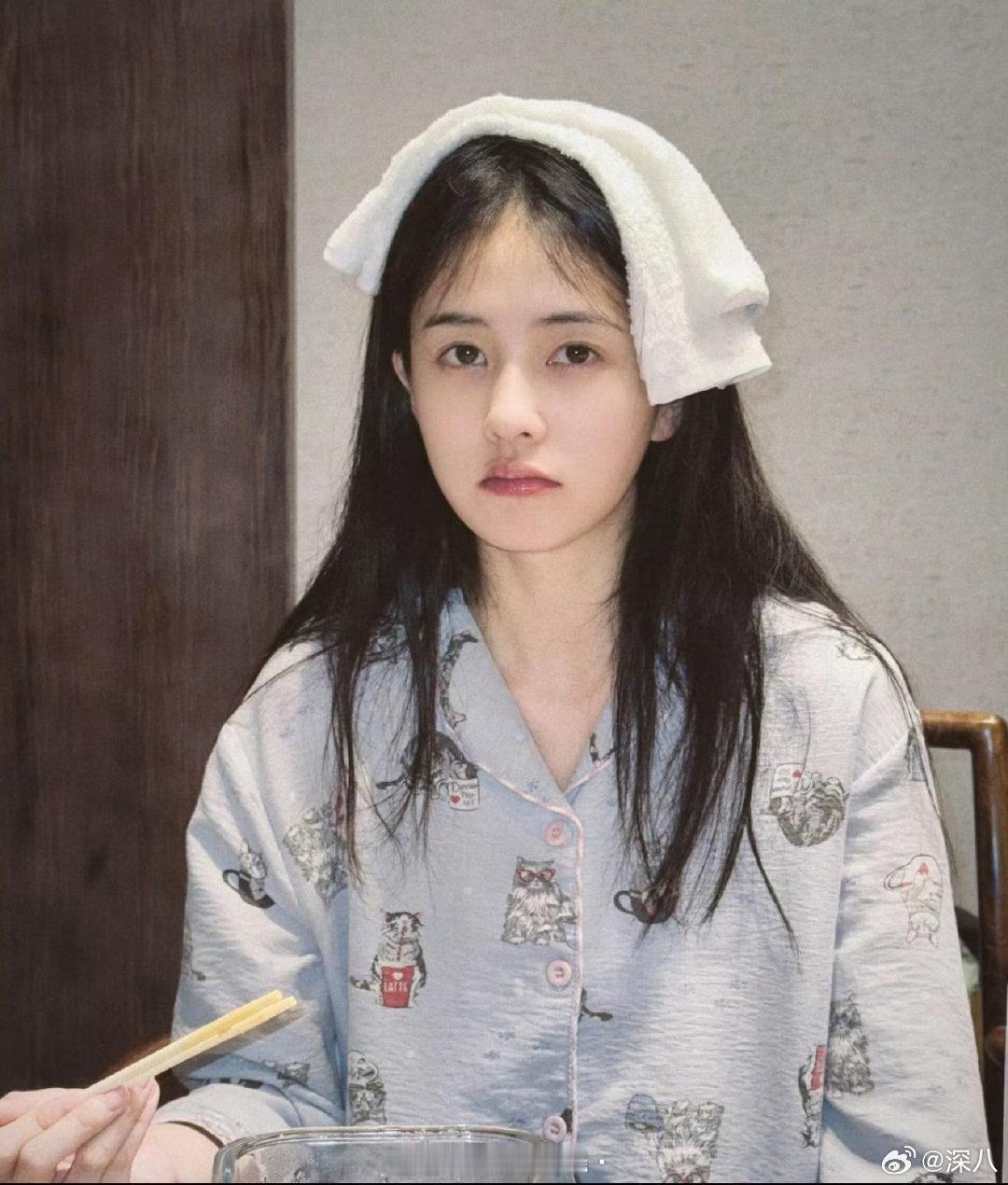 白鹿素颜也不普通吧白鹿早期素颜状态 白鹿早期素颜状态。也不普通啊 白鹿 司晓迪
