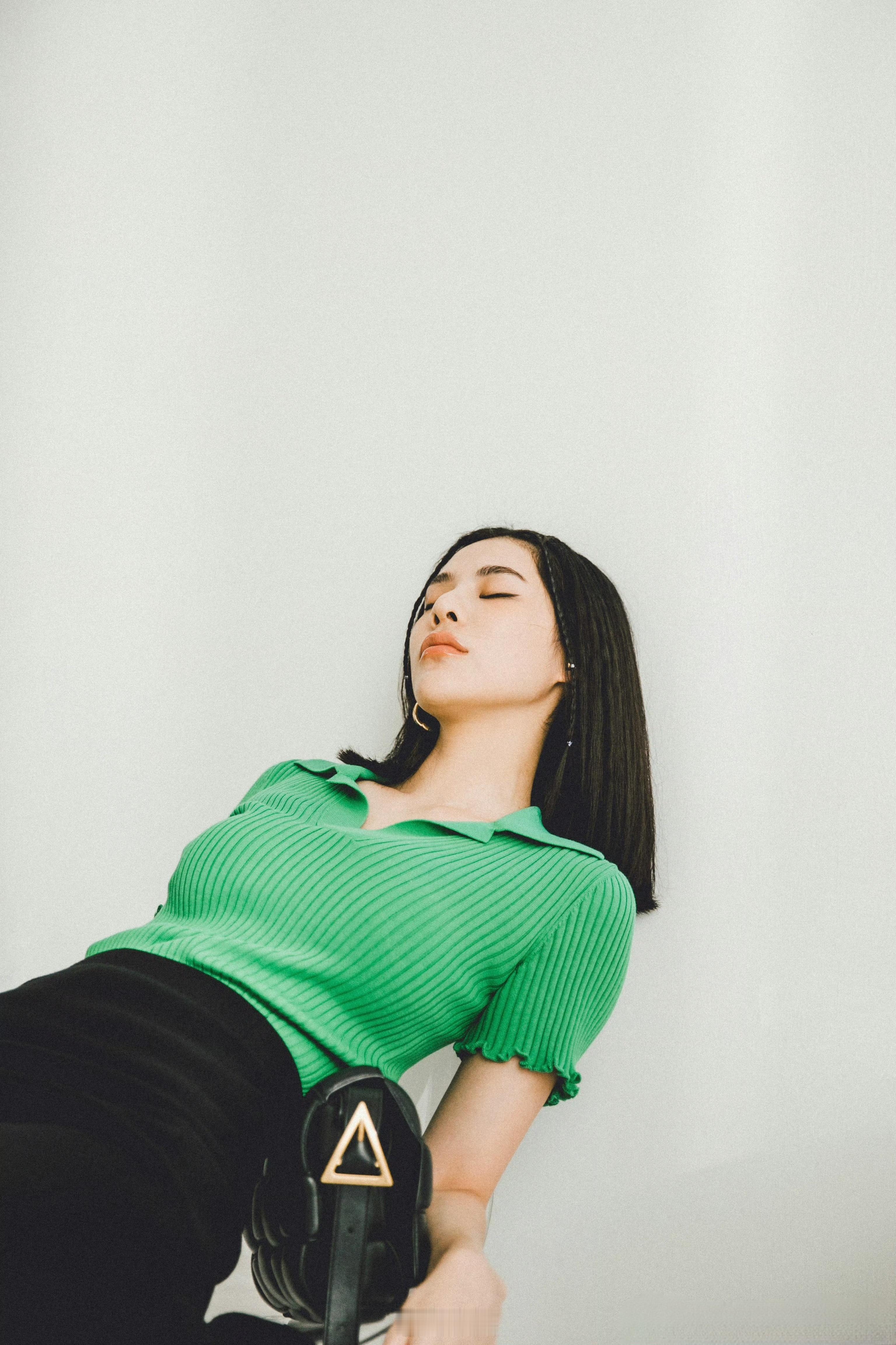 春夏中的一抹小绿绿，难得一见的淑女形象 ​​​