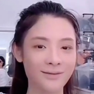 我老俊这人真的太可怕了，在黑rs上都能让看热闹的的路人因为颜值产生想看我的大观园