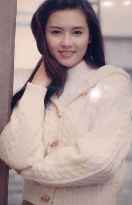 1996年，马上就要结婚的李丽珍，因为禁不住王晶高达400万片酬的诱惑，选择再次