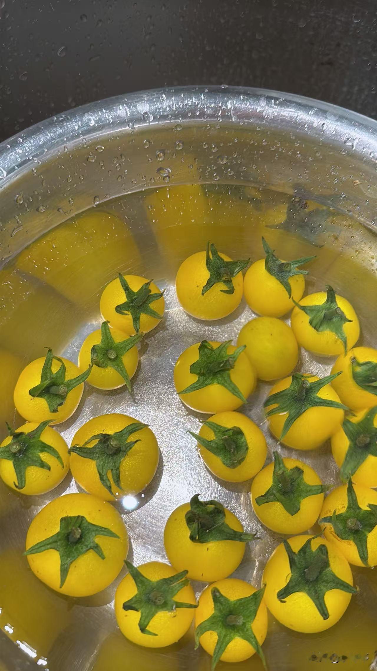 女人一生，
最大的两个遗憾。

一个女人这一辈子一定要有一个自己的孩子，你说你如