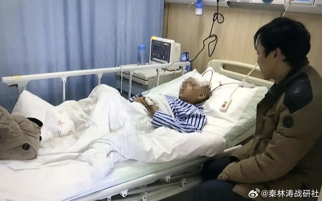 13岁男孩被打后多次求助宿管遭拒 13岁孩子被打得受不了，跑去找宿管求助，结果人